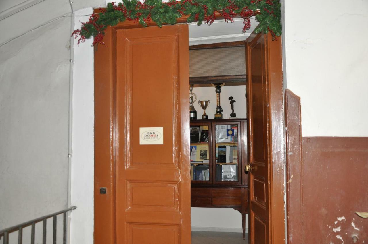 Domus Borbonica Acomodação com café da manhã Nápoles Exterior foto